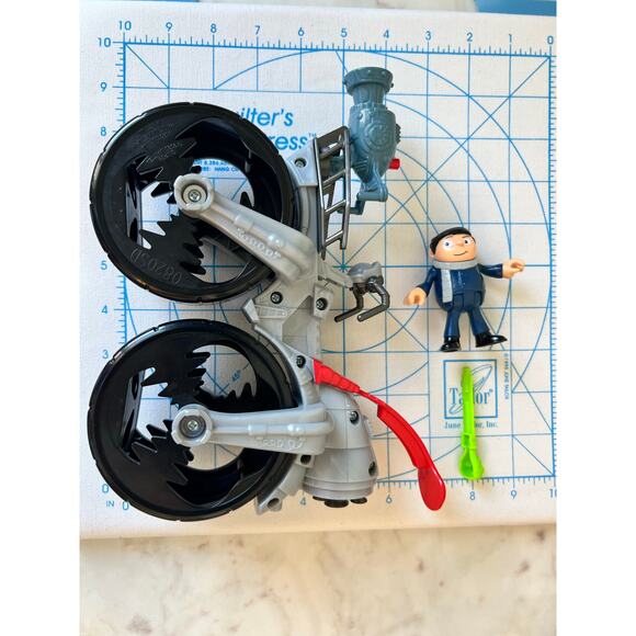 Imaginext Minions The Rise of Gru - Gru's Rocket Launcher Bike Figure Complete - Picture 8 of 9